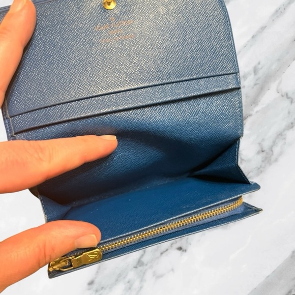 Louis Vuitton Authentic Blue Epi Leather Porte Tresor Wallet with Dustbag - Picture 12 of 16